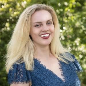 Meet your Posher, Elyssa